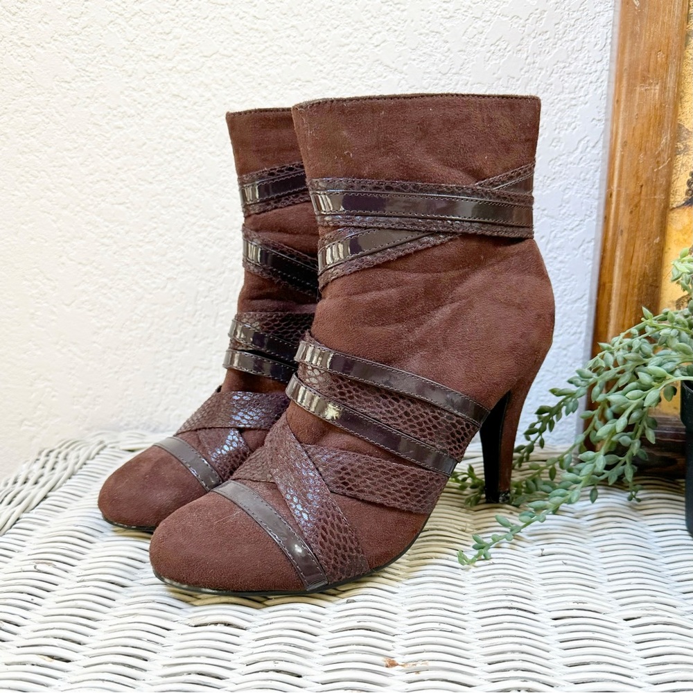 ShoeDazzle Brown Ankle Strap Moto Spike Heel Ankle Boots 6.5 Faux Suede Shoes